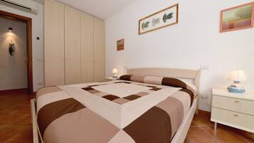 2 Schlafzimmer, Bügeleisen/Bügelbrett, Reisekinderbett