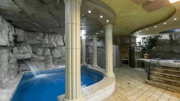 Suite Présidentielle | Piscine