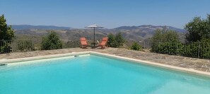 Piscine extérieure (ouverte en saison)