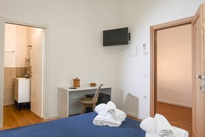 Unclassified image, 4 of 25, button - My Holiday Olbia Rooms & Lounge - Room 1 by Rentbeat (Olbia)