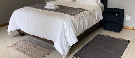 Chambre Deluxe double, vue sur la piscine | AccĂšs au Wi-Fi (inclus)