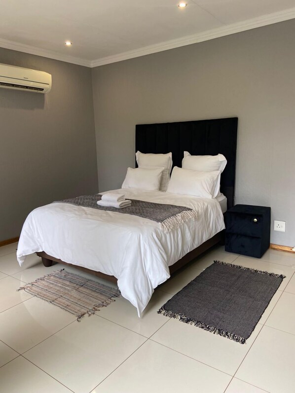 Deluxe Double Room, Pool View