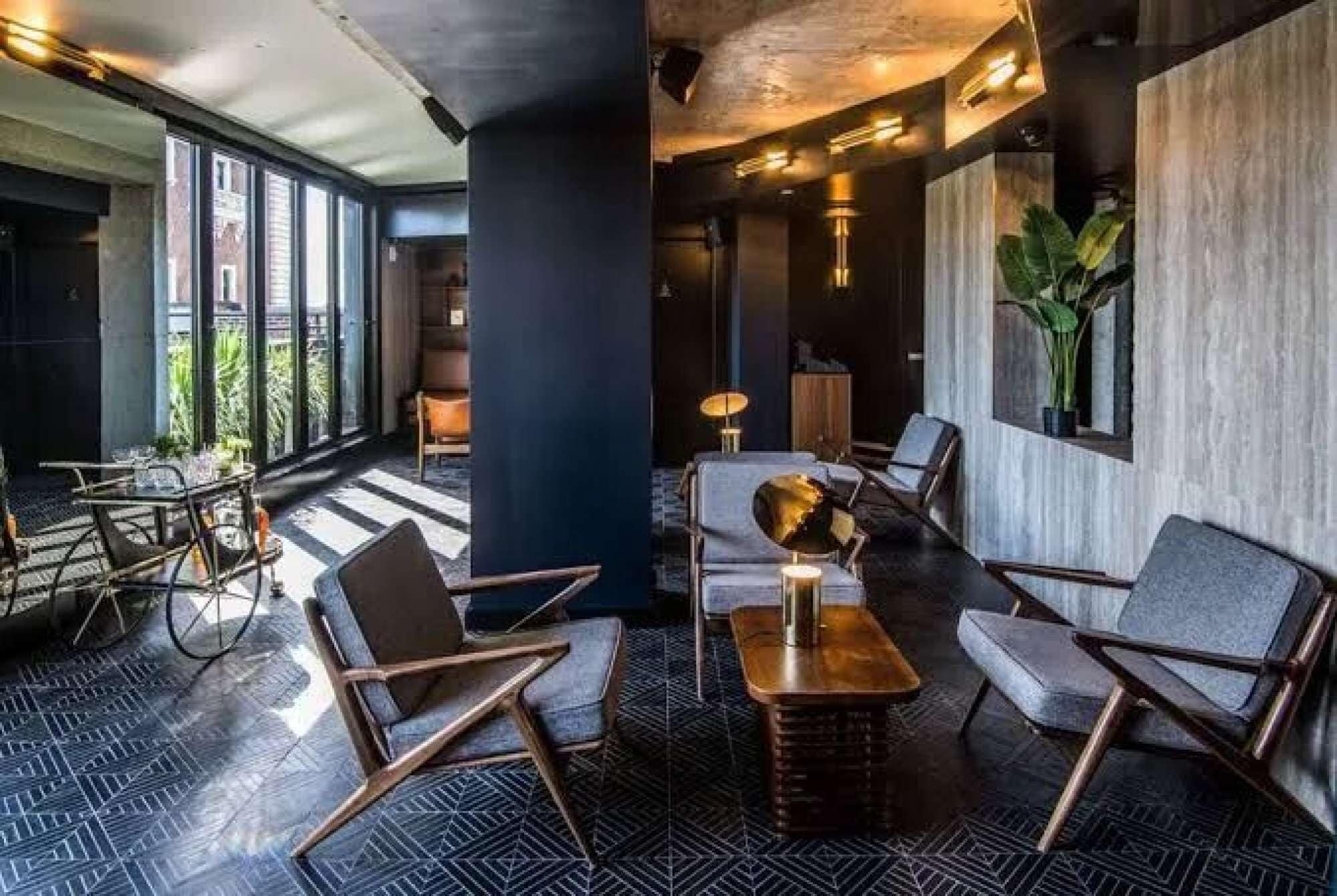 المنشأة من الداخل