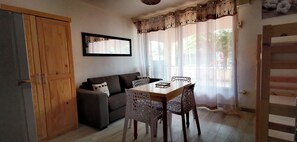 Dining - Studio RDC Grau d'Agde 100m from the beach (Agde)