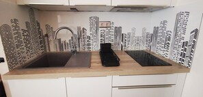 Fridge, microwave, stovetop, coffee/tea maker - Studio RDC Grau d'Agde 100m from the beach (Agde)