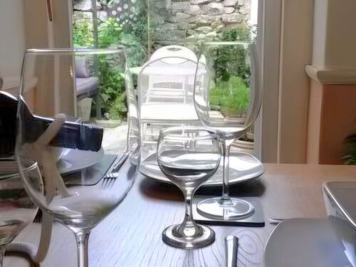 Water Street Cottage-5-minute walk to Pier Promenade & Beach
