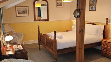 2 bedrooms, iron/ironing board, travel cot, free WiFi