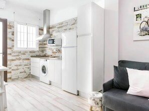 Private kitchen - Apartamento Centrico con Aire Acondicionado - Cerca de la Playa, Conil (Conil de la Frontera)