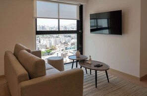 House - w Amazing 1BR w Balcony in Barranco (Lima)