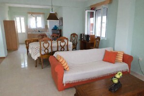 Apartment | 2 bedrooms, Internet - Serene Seaview Getaway With Garden in Akrata (Aigialeia)