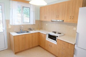 Apartment | 2 bedrooms, Internet - Serene Seaview Getaway With Garden in Akrata (Aigialeia)