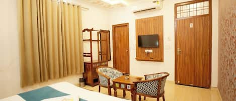 Deluxe Double Room, Balcony, City View