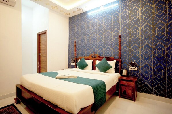 Desk, laptop workspace, free WiFi - Ananta Residency (Udaipur)
