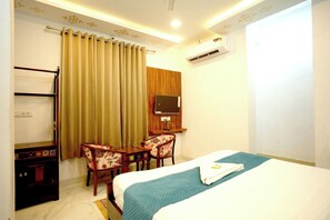 Deluxe Double Room, Balcony, City View | Desk, laptop workspace, free WiFi - Ananta Residency (Udaipur)