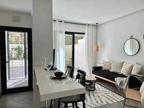 Apartemen, 1 kamar tidur, Boleh Merokok | Ruang makan