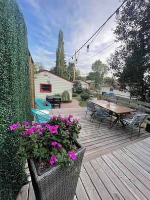 Outdoor dining - Cozy 3bd King Ed Near Whyte Ave (Edmonton)