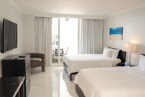 Tabla de planchar con plancha, wifi gratis y ropa de cama 