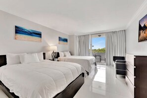 Tabla de planchar con plancha, wifi gratis, ropa de cama