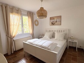 4 bedrooms, free WiFi - Villa in Lège-Cap-Ferret, 4 bedrooms, 8 guests, enclosed garden, pets allowed (Lège-Cap-Ferret)