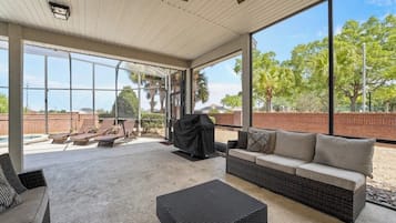 6 bedrooms