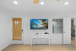 House | 2 bedrooms - Palm Cove Hideaway 2bd Close to the Beach (Madeira Beach)