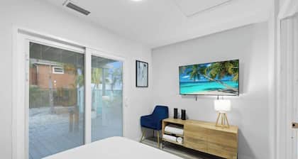 Palm Cove Hideaway 2bd Close to the Beach
