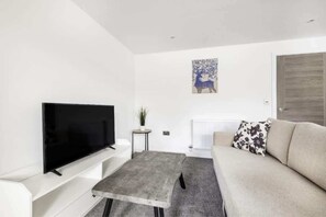 Apartment | 2 bedrooms - Modern 2bed Apartment-ground Floor-free Parking (Worksop)