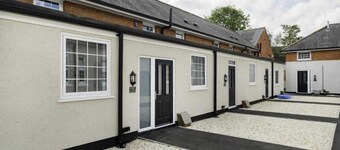 Modern 2bed Apartment-ground Floor-free Parking