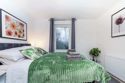 The Pitcairn Residence - 3 Bedroom House