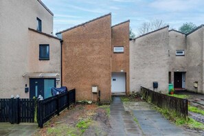 House | 3 bedrooms - The Pitcairn Residence - 3 Bedroom House (Glenrothes)