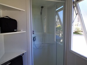 Bathroom - Cozy Mobile-home with Terrace for 5 people (Villecroze)