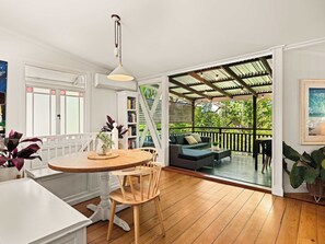 Interior - 1920s Cottage Near Paddington and CBD (Bardon)