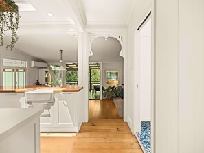 Interior - 1920s Cottage Near Paddington and CBD (Bardon)