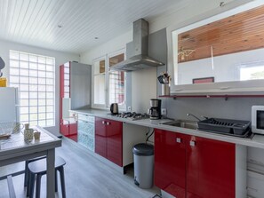 Fridge, microwave, oven, dishwasher - Spacious house in Biscarrosse - Pets allowed - Fenced garden (Biscarrosse)