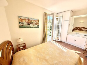 4 Schlafzimmer, kostenloses WLAN, Bettwäsche