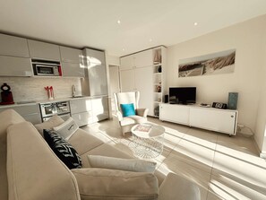 TV - Modern air-conditioned apartment with terrace in Port Grimaud (Port Grimaud)