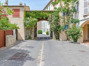 Exterior - House with AC and Wi-Fi, private mooring near the beach (Port Grimaud)