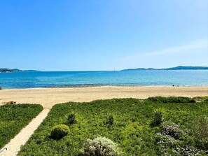 On the beach - Spacious apartment with balcony and beach access in Port Grimaud (Port Grimaud)