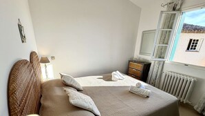 3 quartos, Wi-Fi de cortesia, roupa de cama