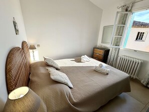 3 bedrooms, free WiFi, bed sheets - Renovated apartment with Internet, 2 bedrooms, parking in Port Grimaud (Port Grimaud)