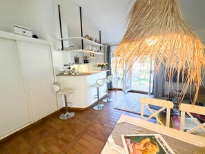 Interior - Renovated apartment with balcony in Port Grimaud, parking included (Port Grimaud)