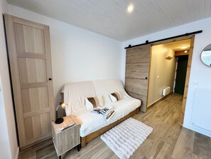Interior - Vars - Cozy Apartment for 4 People (Vars)