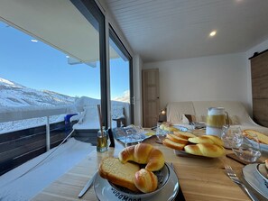 Outdoor dining - Vars - Cozy Apartment for 4 People (Vars)