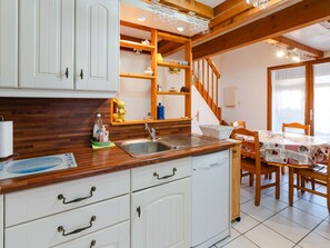 Fridge, microwave, stovetop, dishwasher - T2 Mezzanine Pavilion near lagoon (Gruissan)