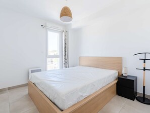 2 bedrooms, free WiFi - Spacious 2-Bedroom Apartment with WiFi, AC, Balcony, and Parking near Narbonne Beach (Narbonne-Narbonne Plage-Narbonne Plage)