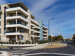 Exterior - Modern Apartment with WIFI, Parking & Balcony, 300m from Beach (Narbonne-Narbonne Plage-Narbonne Plage)