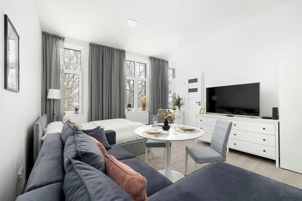 Schreibtisch, Bügeleisen/Bügelbrett, WLAN, Bettwäsche