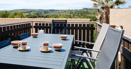 Comfortable cottage in Narbonne-Plage with pool and parking