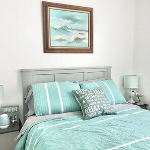 2 bedrooms, iron/ironing board, WiFi, bed sheets