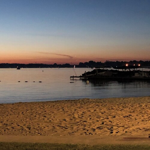 Cozy Cottage 2BR Queen Families Workers Nurses